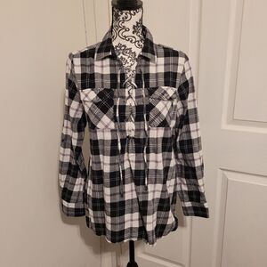 Hayes woman's plaid top‎